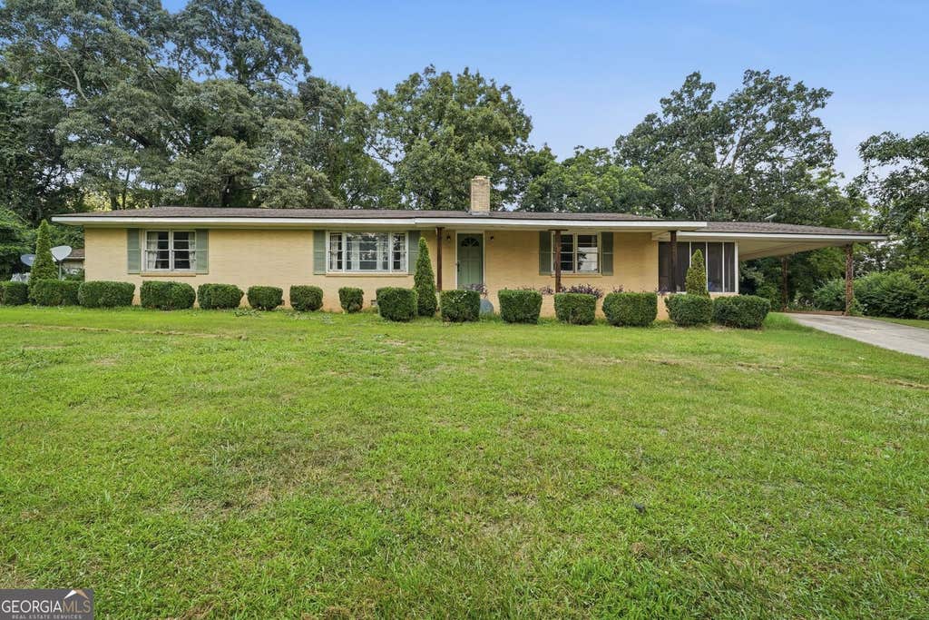 Photo of 264 School St, Gillsville, GA 30543 (MLS # 10800325)