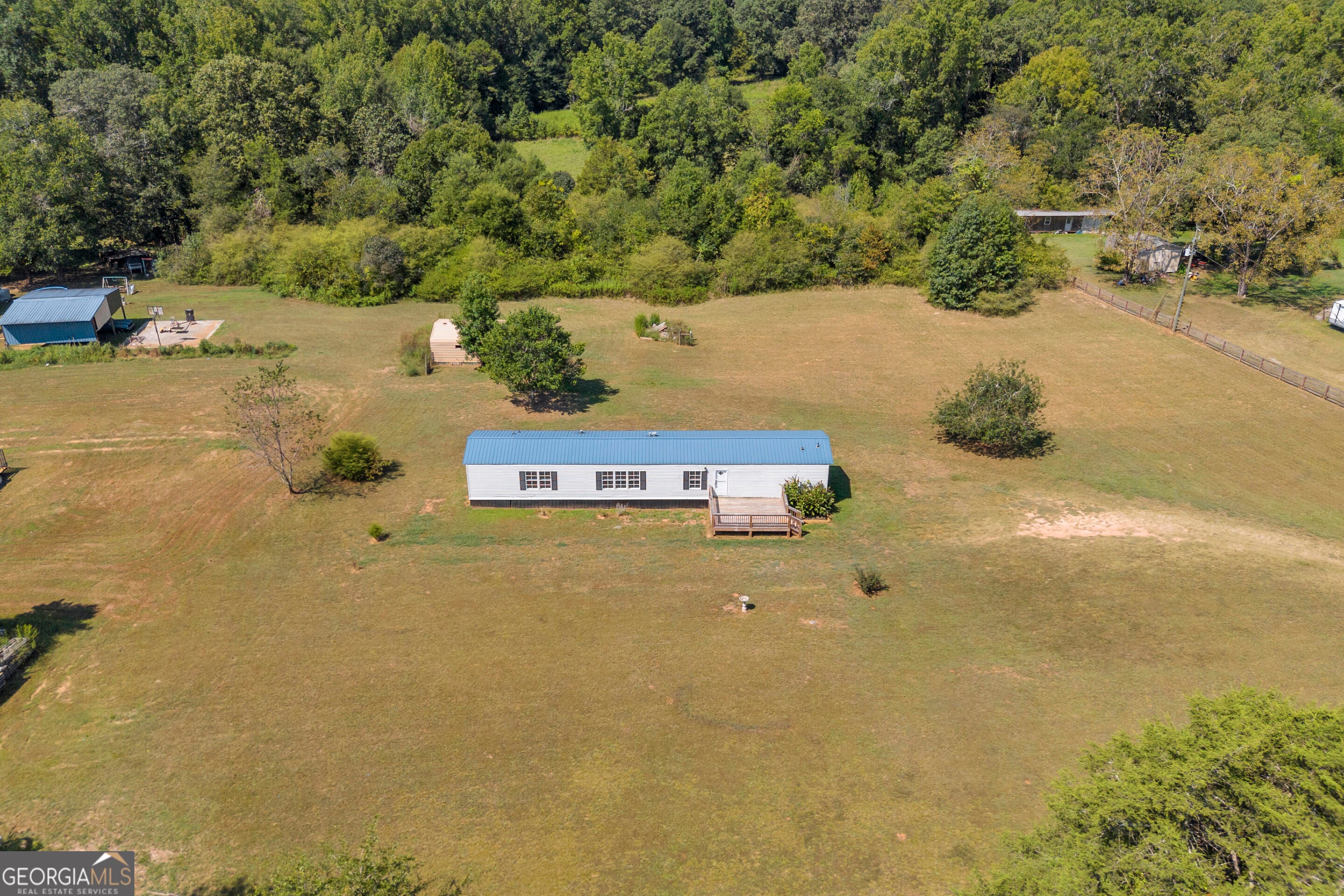 820 E County Line RD