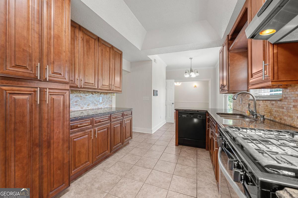 140 Forest Lake DR