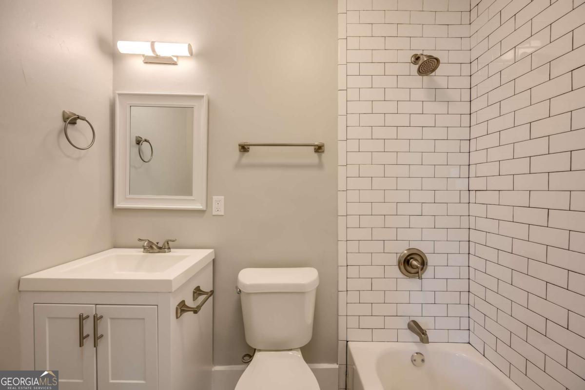 600 Parkway DR NE 12