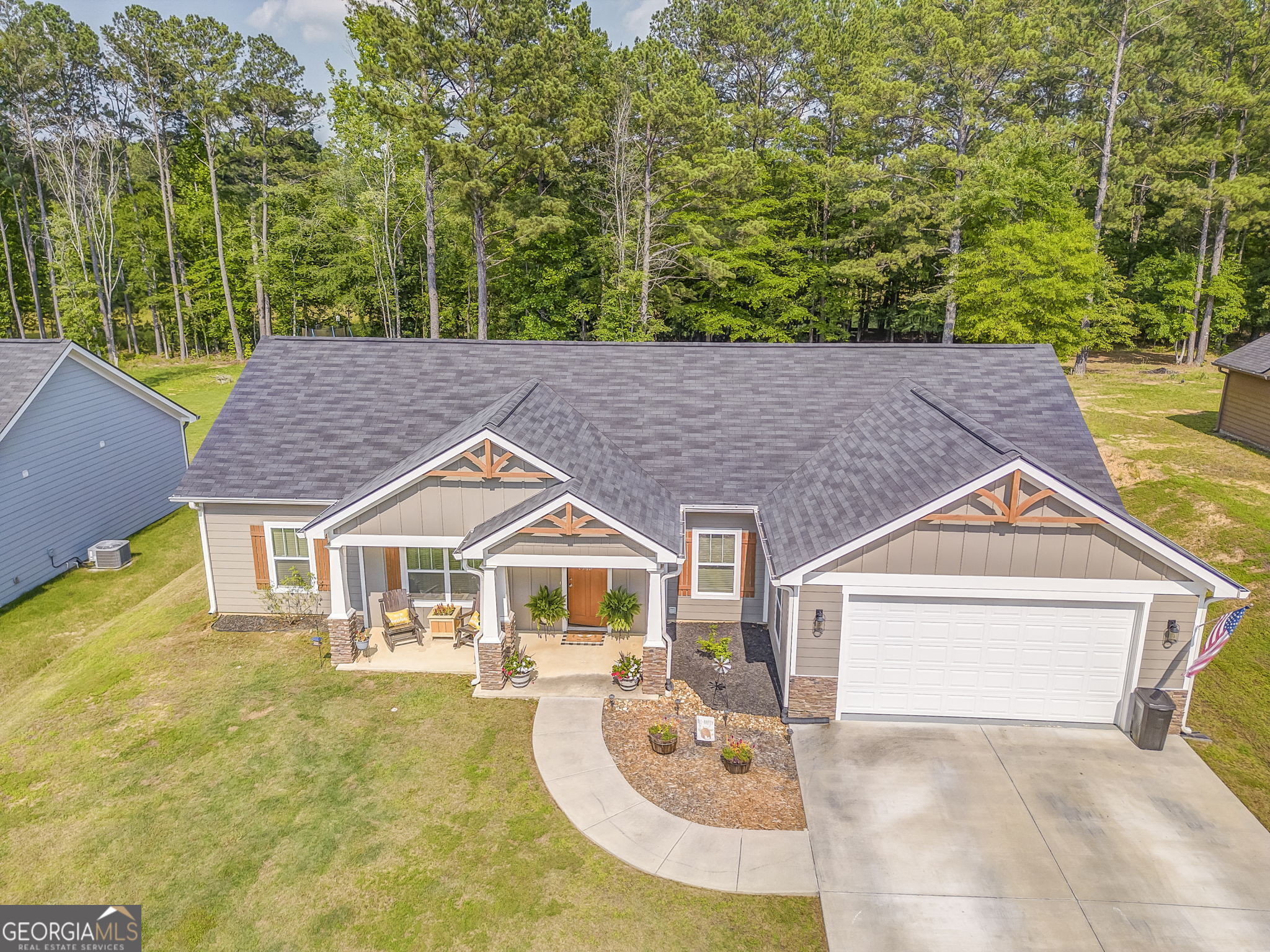 22 Gowen DR SW