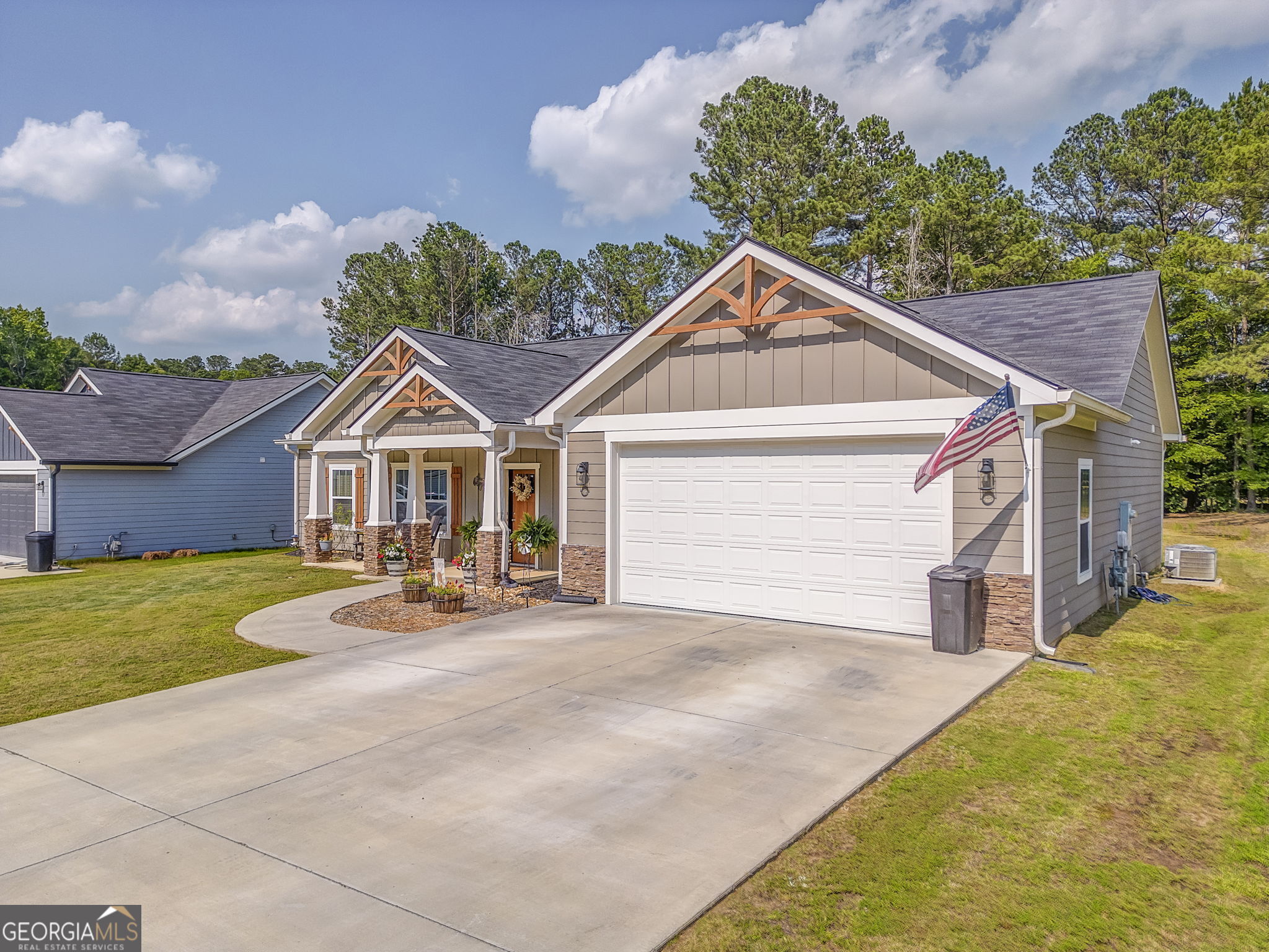 22 Gowen DR SW
