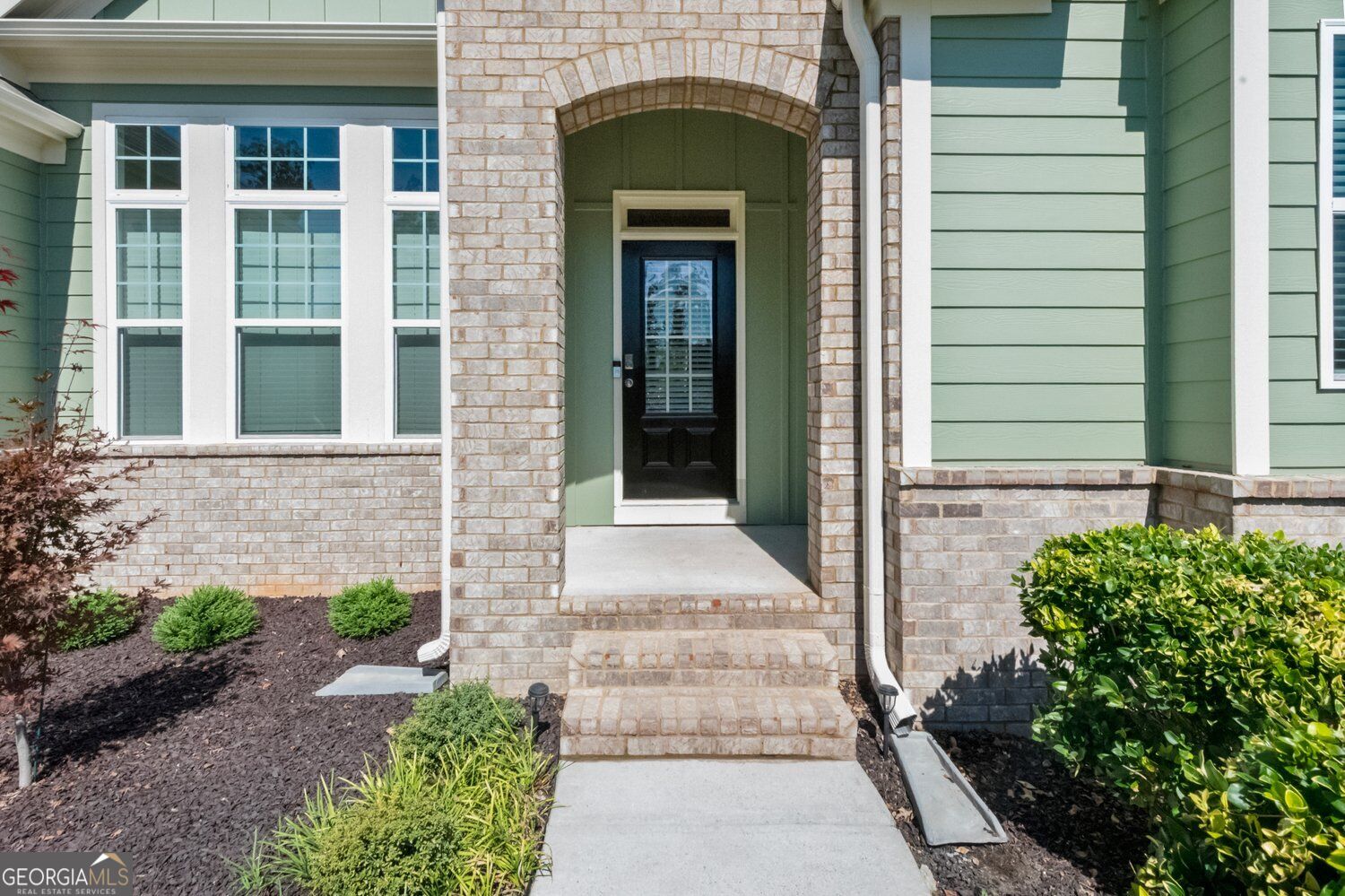 51 Montgomery LN