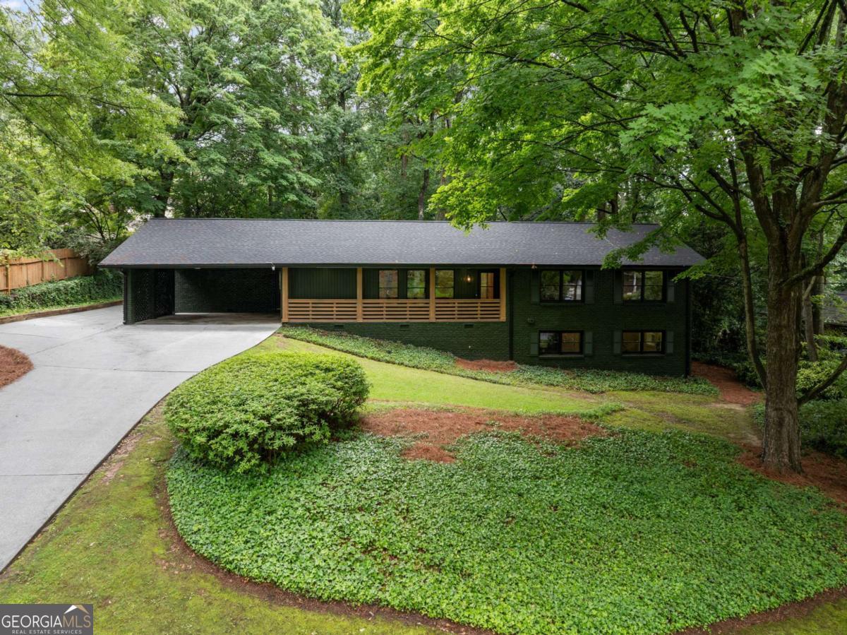2356 Sherbrooke DR NE