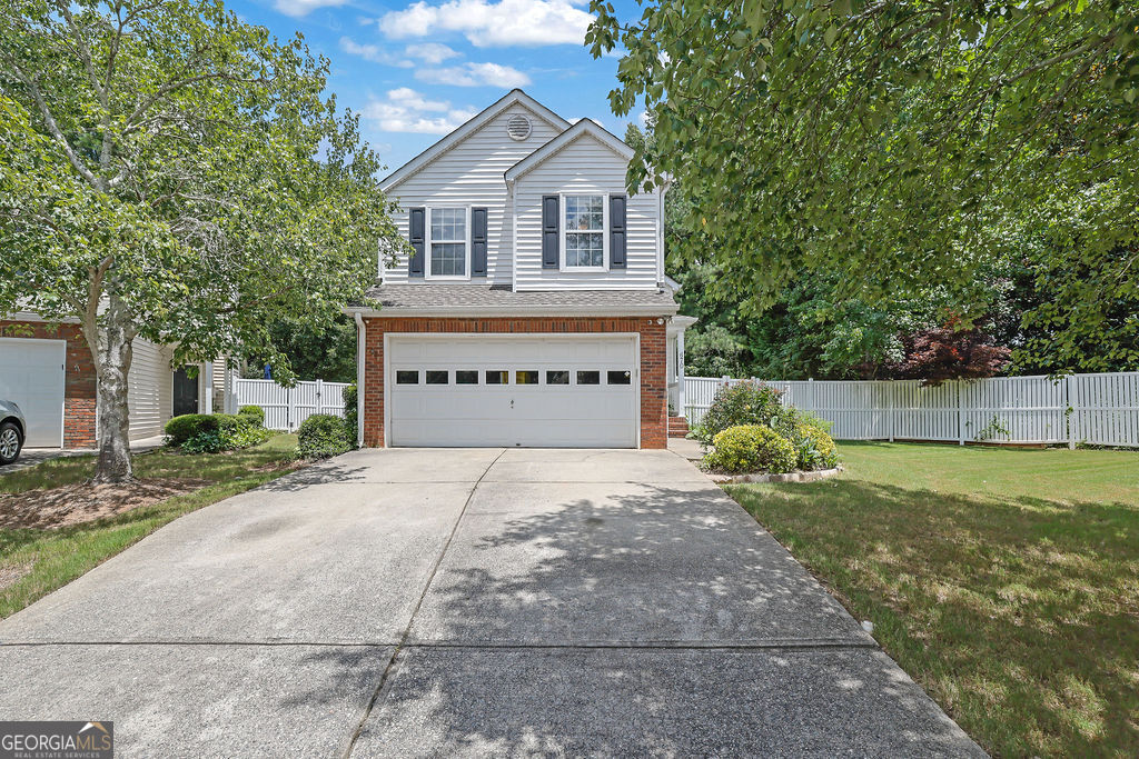 Fabulous 3/2.5 home that is at the end of a cul-de-sac on one of the largest most private lots in the subdivision. Large very private backyard that extends well beyond the fenced backyard area. Very well maintained, popular neighborhood with great amenities that include clubhouse, pool, tennis, playground, basketball courts, full front lawn maintenance. Neighborhood is in a great area with good schools. Open floor plan with 2-Story vaulted ceilings with lots of light and a nice level backyard for entertaining. Rare Opportunity!