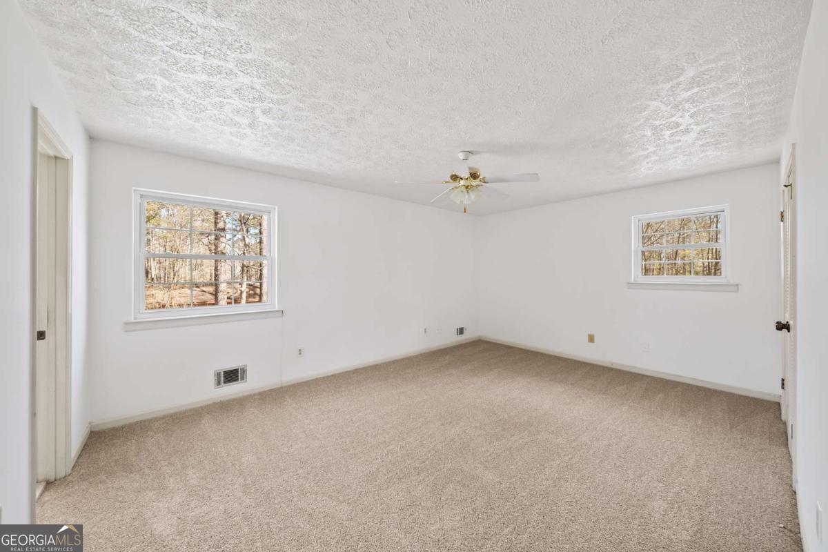 10 Buckthorne DR