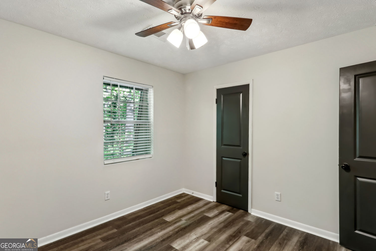 Smyrna, Georgia 30080, United States, 2 Bedrooms Bedrooms, ,2 BathroomsBathrooms,Residential,Active,187111