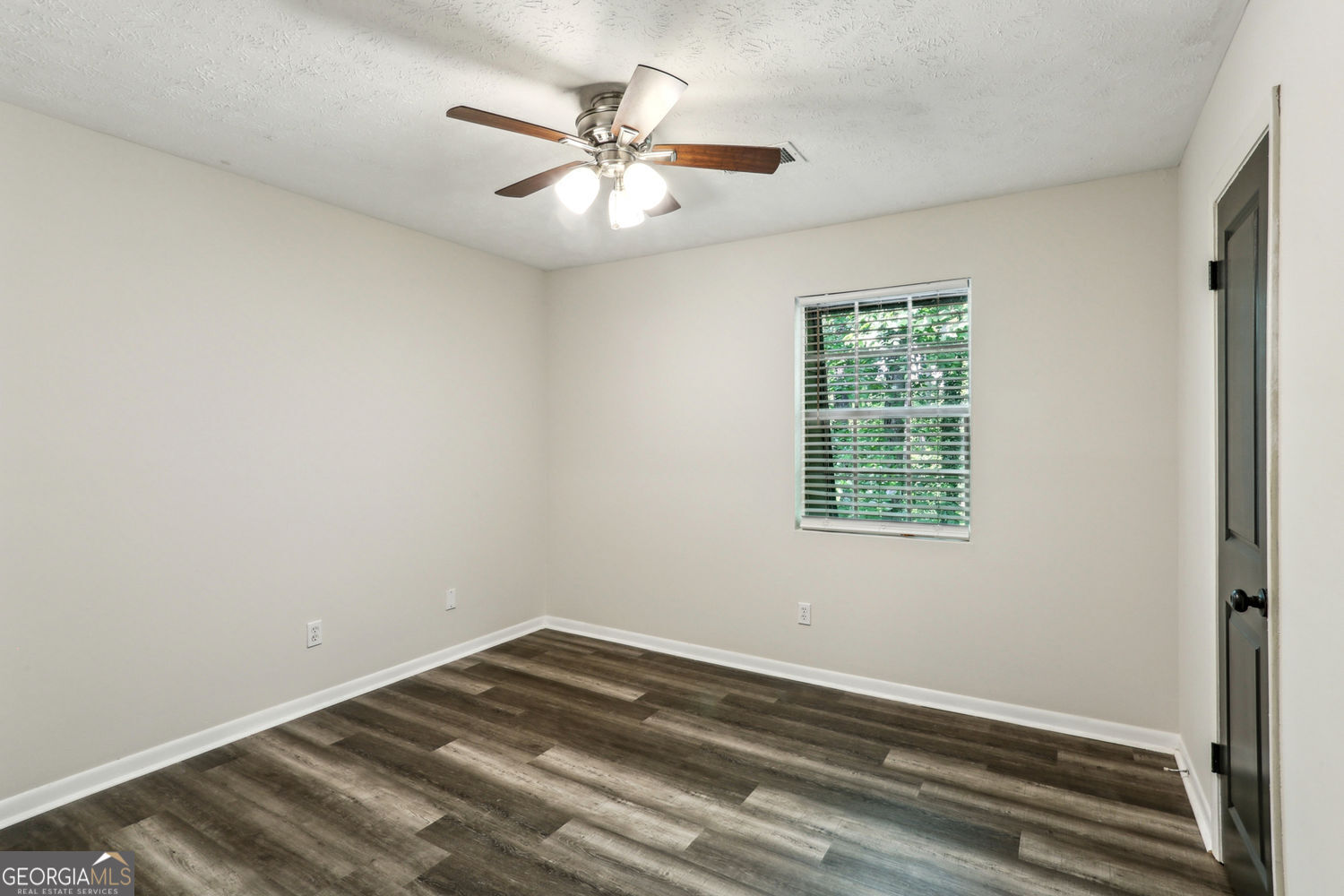 Smyrna, Georgia 30080, United States, 2 Bedrooms Bedrooms, ,2 BathroomsBathrooms,Residential,Active,187111