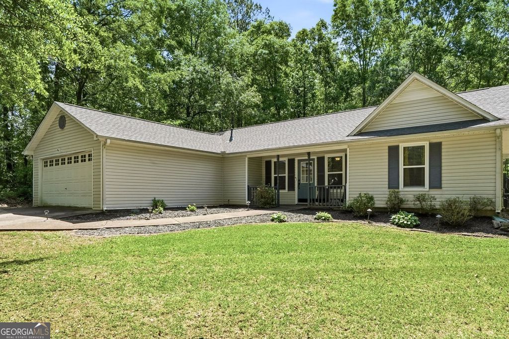 Photo of 131 Homestead Way, Locust Grove, GA 30248 (MLS # 10754693)