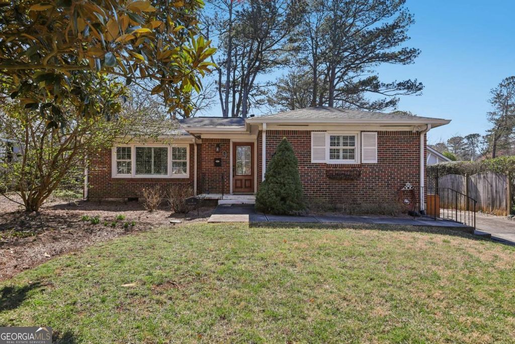 Photo of 9 Kingstone Road, Avondale Estates, GA 30002 (MLS # 10698490)