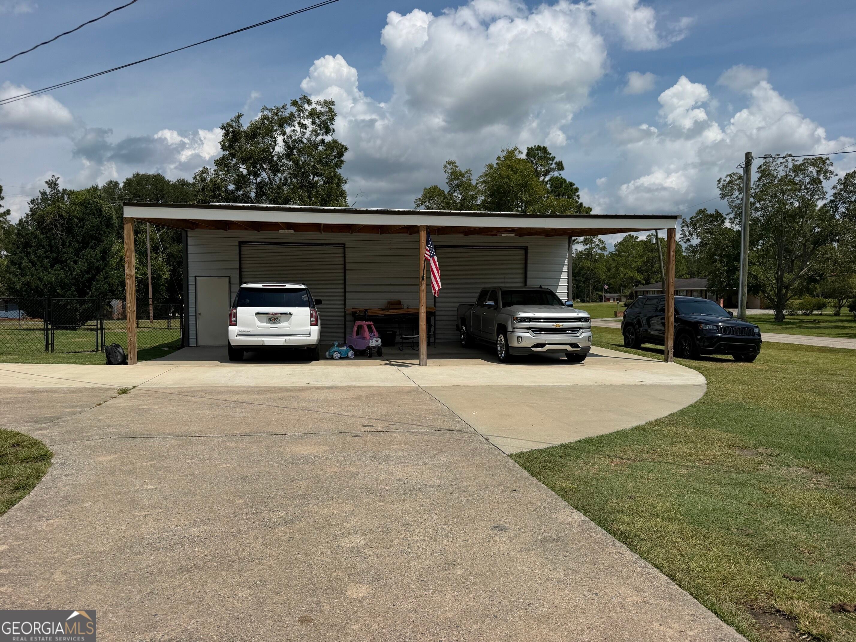 438 W Oglethorpe AVE