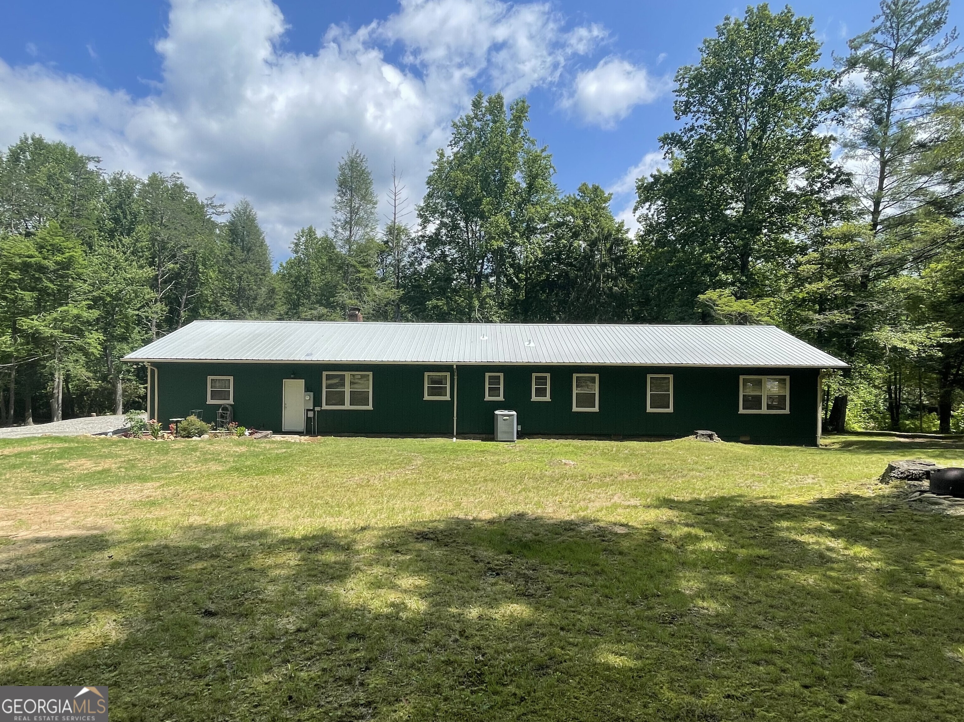 424 Harkins RD