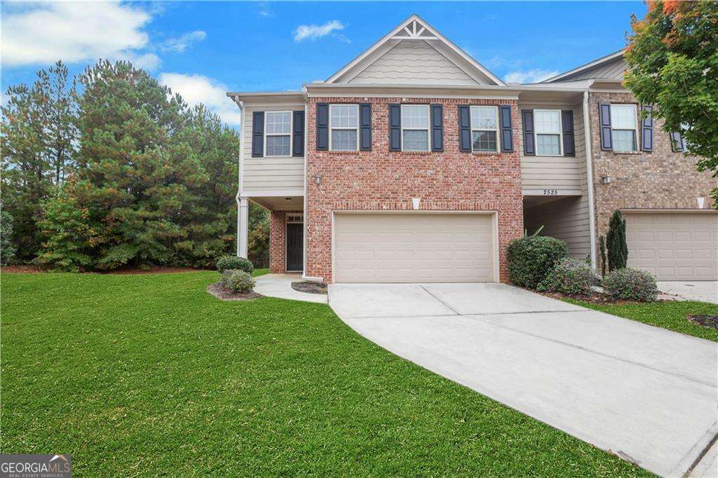 Beautiful, END-UNIT open concept townhouse in the coveted Townhomes at Morgan Chase in Buford! Hardwoods in foyer area, carpet throughout. Granite countertops, stainless steel appliances with a refrigerator, along with a huge island in kitchen area. This floorplan has the the bonus/loft area upstairs; Oversized owner's suite with a separate tub and shower. Blinds on all windows and very spacious townhouse. Beautifully built with plenty of upgrades throughout.