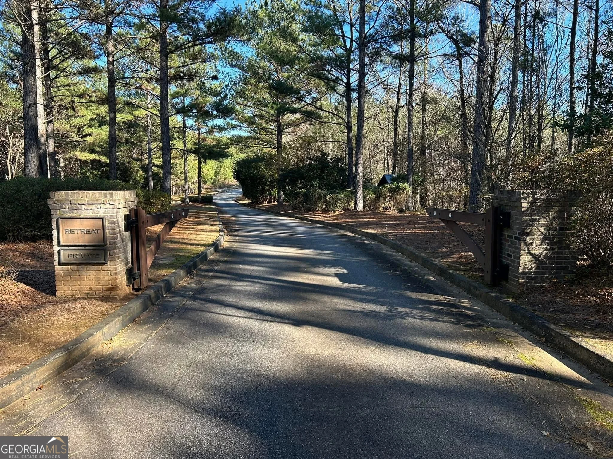 100 Wolf Creek Cove