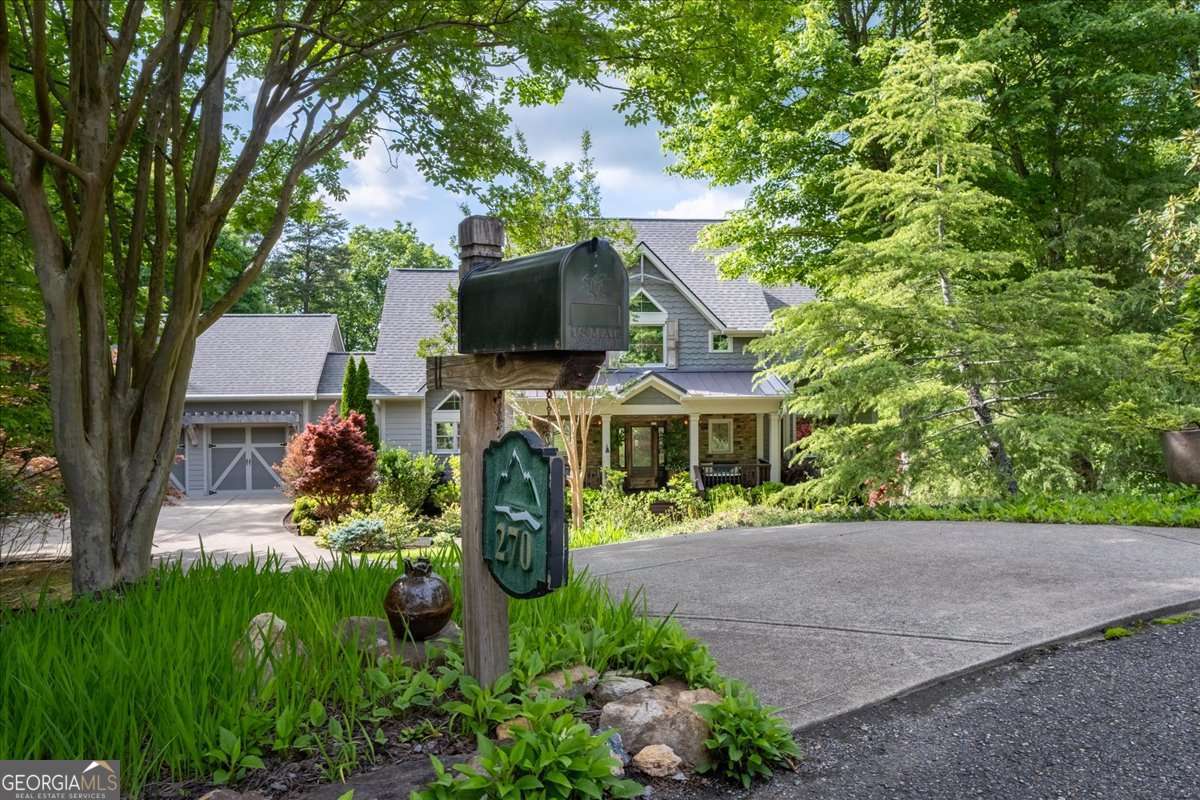 270 Mosswood LN W