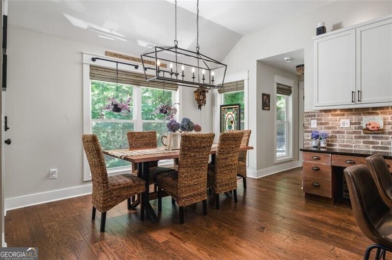 102 Hardwood LN