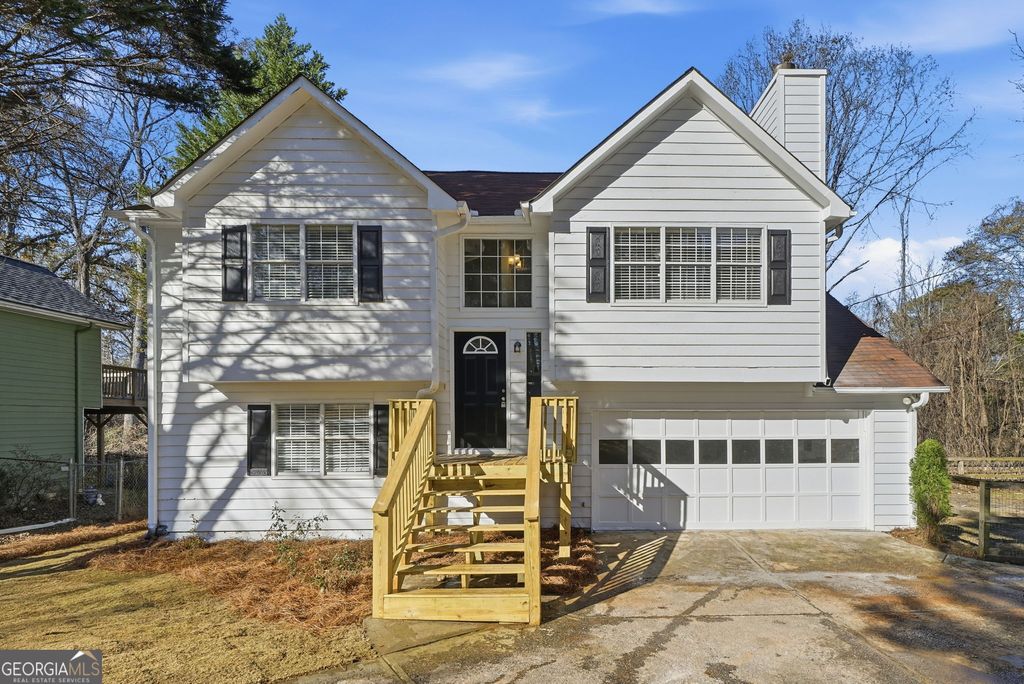 Photo of 5710 Cardigan Trce, Sugar Hill, GA 30518 (MLS # 10661334)