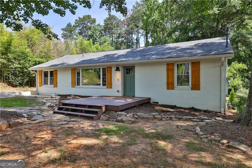 Photo of 1976 Dering Circle NE, Atlanta, GA 30345 (MLS # 10832831)