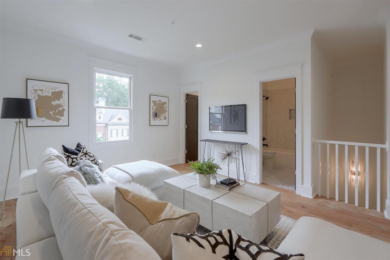 The Row Homes At Phipps - Residential