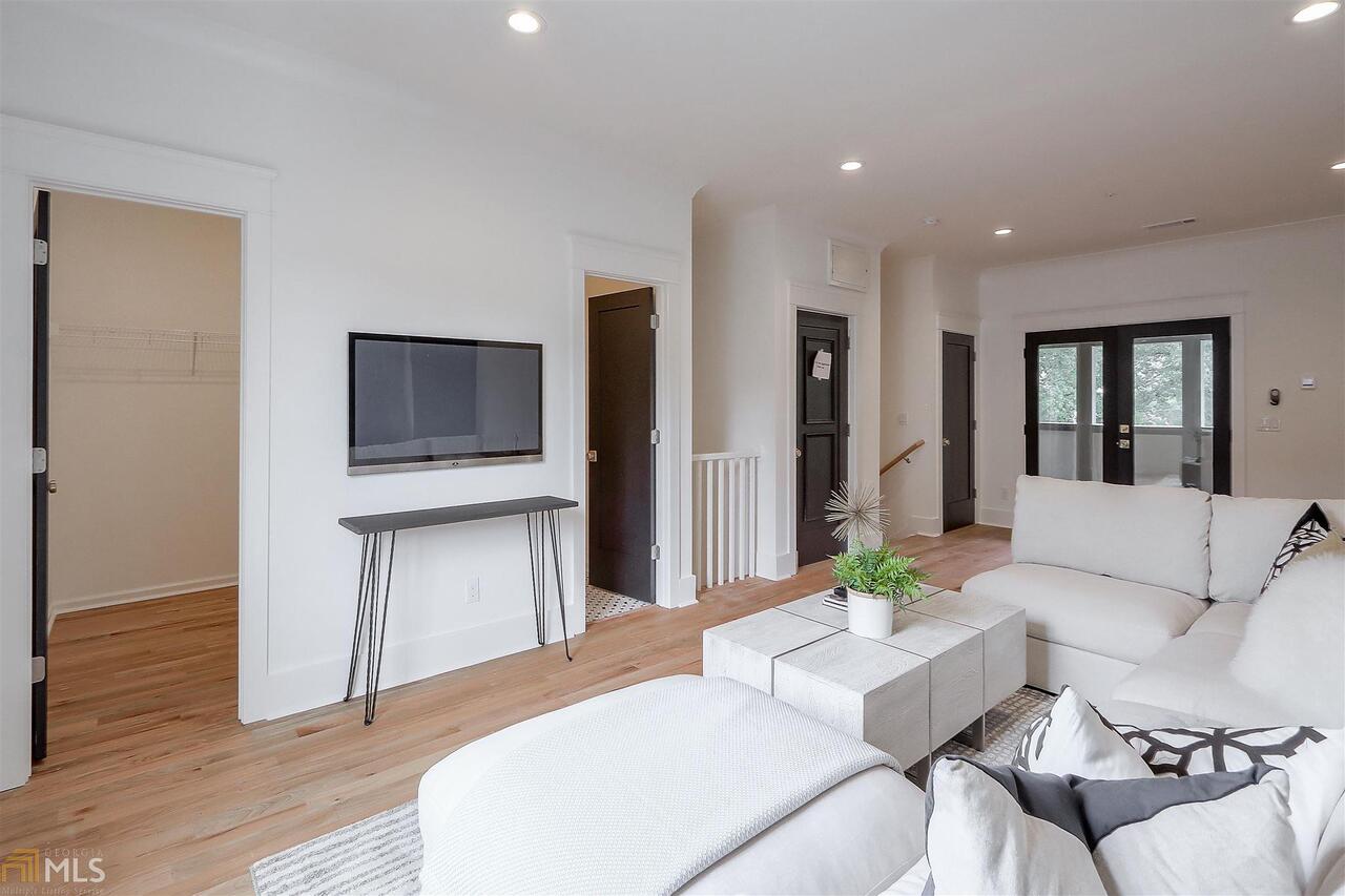 The Row Homes At Phipps - Residential