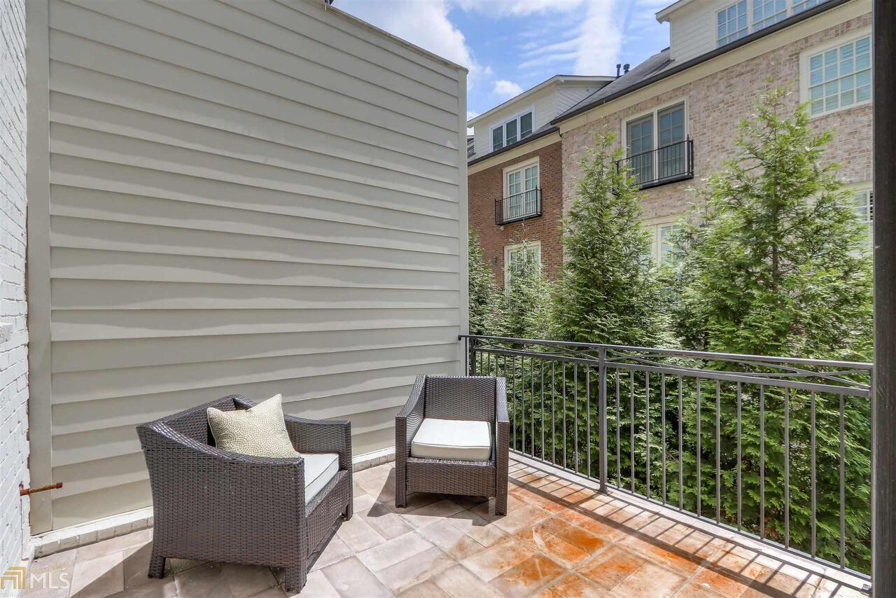 The Row Homes At Phipps - Residential