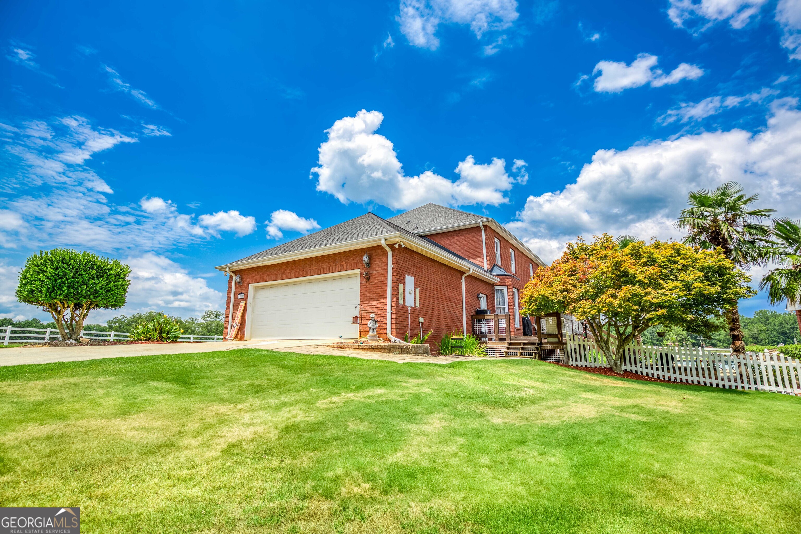 1811 Michael RD