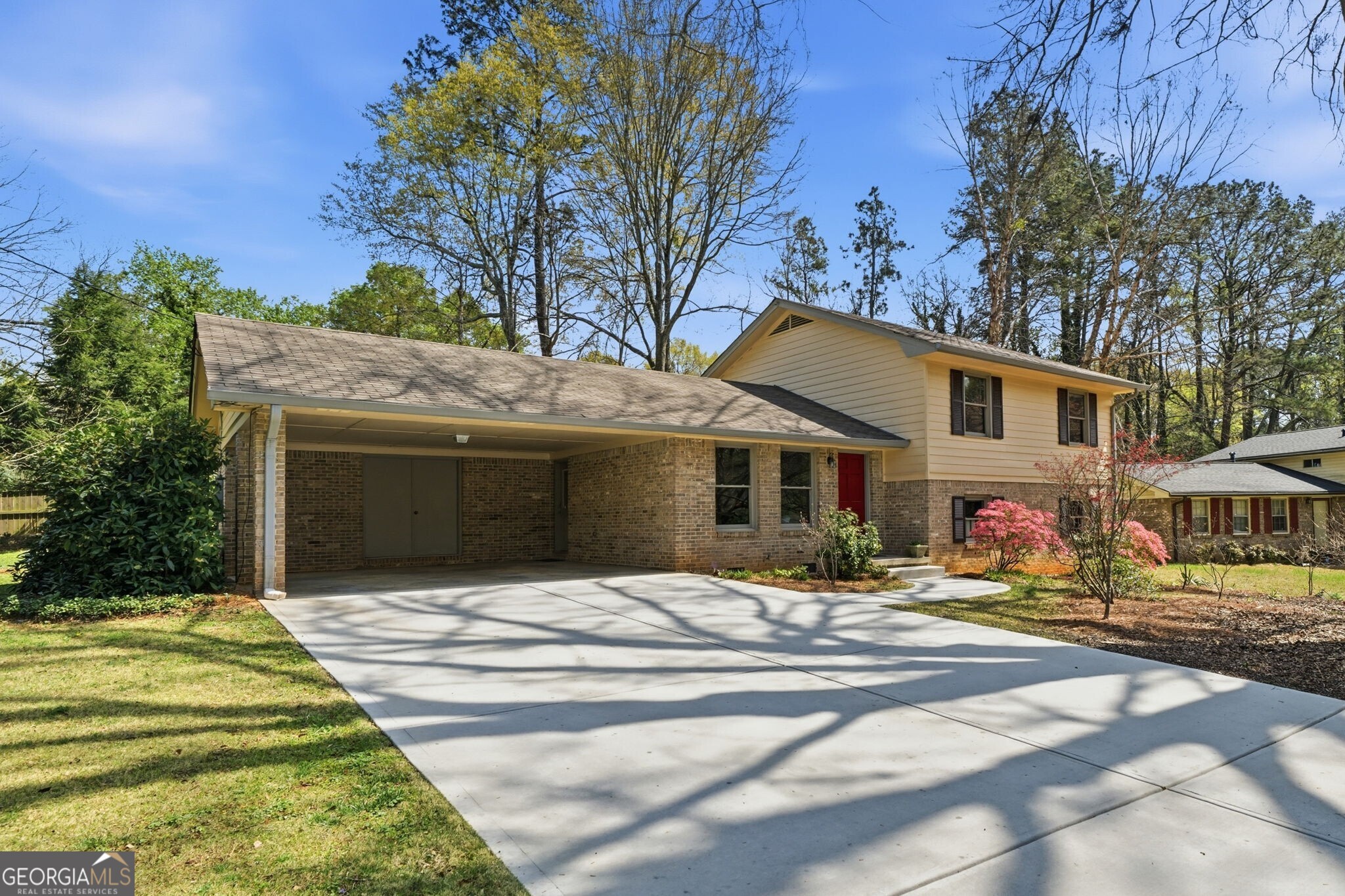 1471 Camelot LN