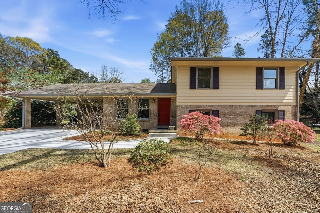 Photo of 1471 Camelot Lane, Tucker, GA 30084 (MLS # 10728373)