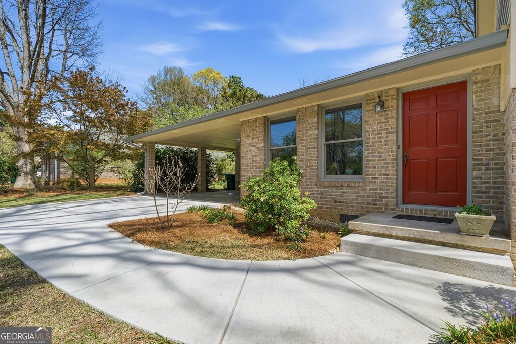 Photo of 1471 Camelot Lane, Tucker, GA 30084 (MLS # 10728373)