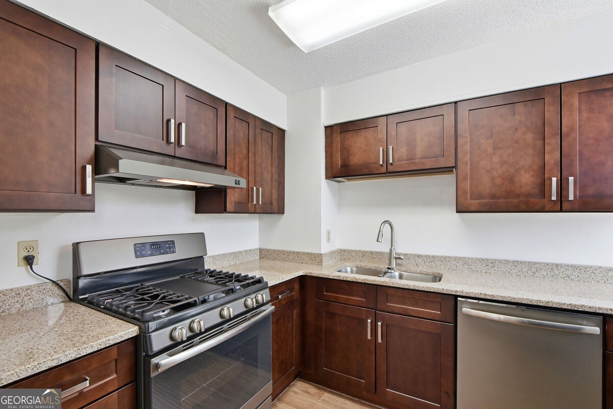 2479 Peachtree RD NE APT 317