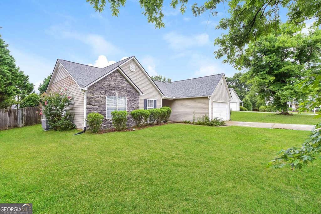 Photo of 1525 Julianna Drive, Loganville, GA 30052 (MLS # 10818323)
