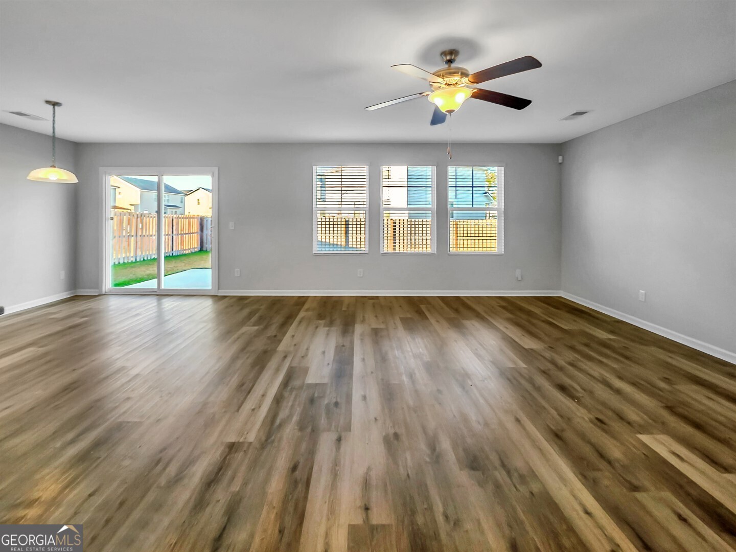 3 Newberry DR