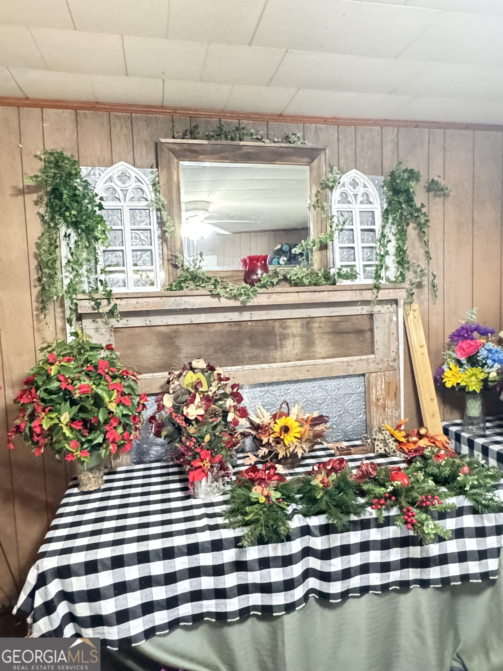 1199  & 1201 W Main CRST