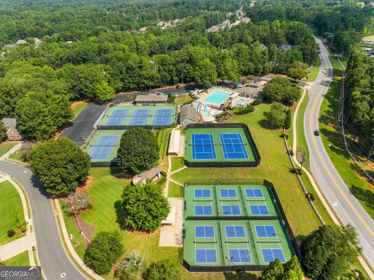 894 Fairview Club CIR