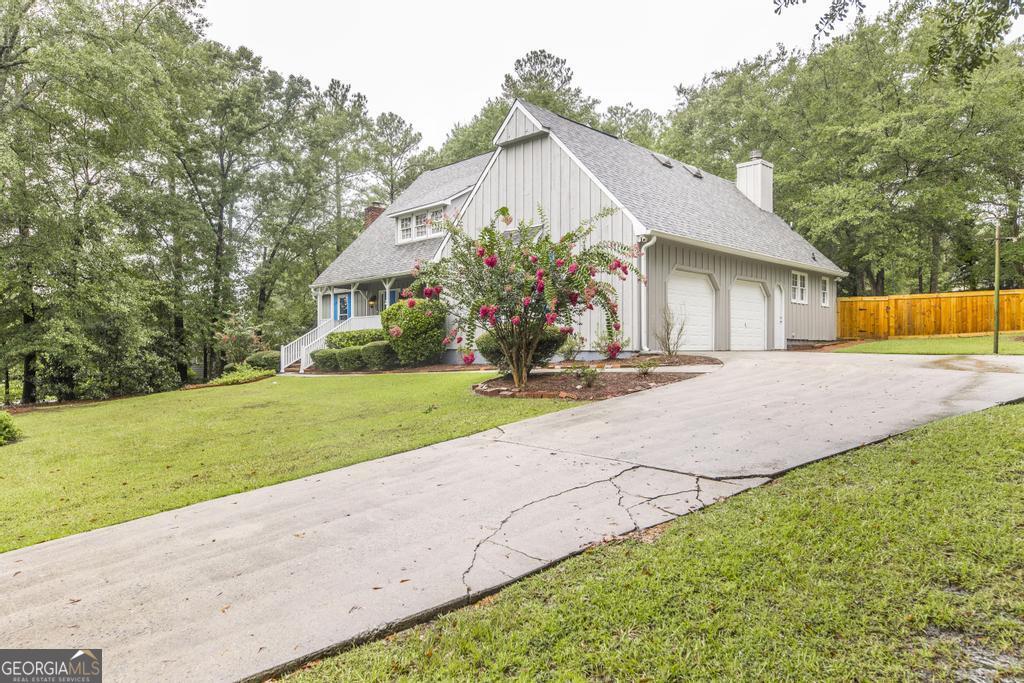 2667 Governor Macdonald LN