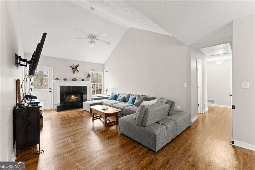 5920 Branden Hill LN