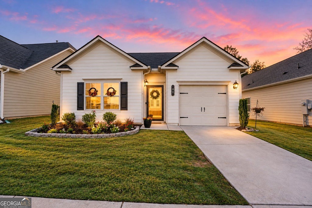 Photo of 42 Kimberlys Crossing, Jasper, GA 30143 (MLS # 10875581)