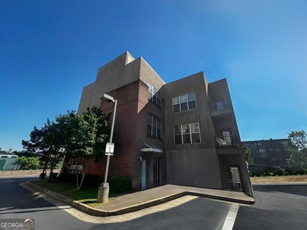 Photo of 238 Walker Street SW #32, Atlanta, GA 30313 (MLS # 10761162)