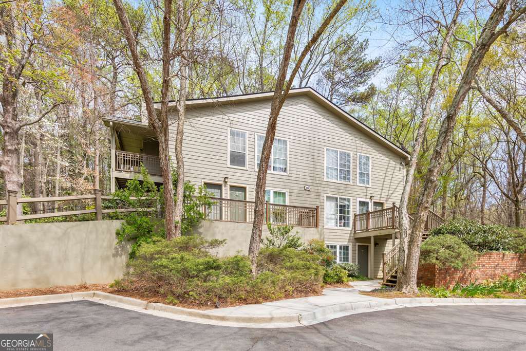 2901 Lenox RD NE 1005