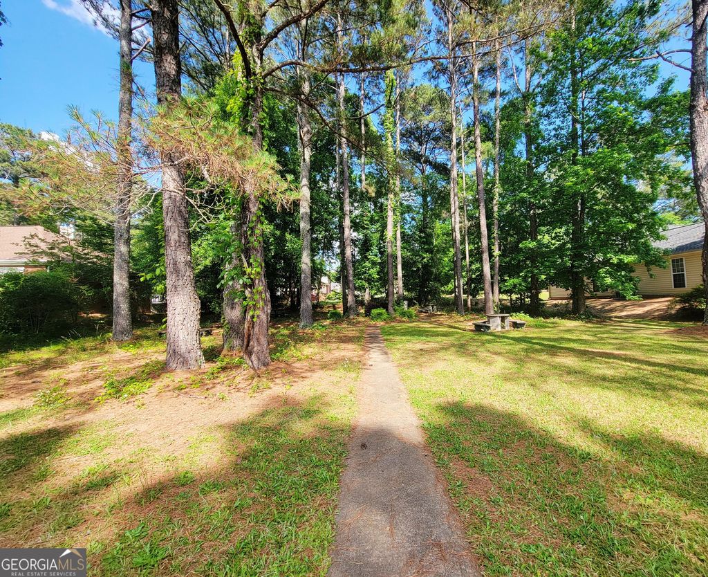 Photo of 116 W Greenwich Circle, Lagrange, GA 30241 (MLS # 10766498)