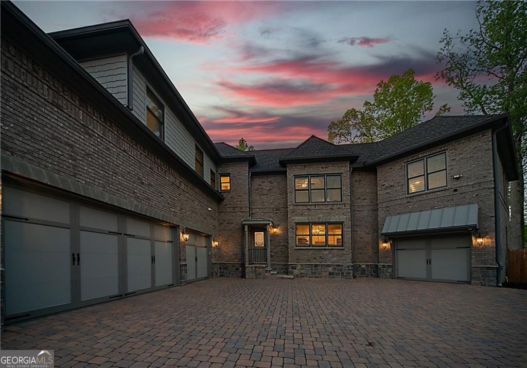 925 Sunny Meadows LN