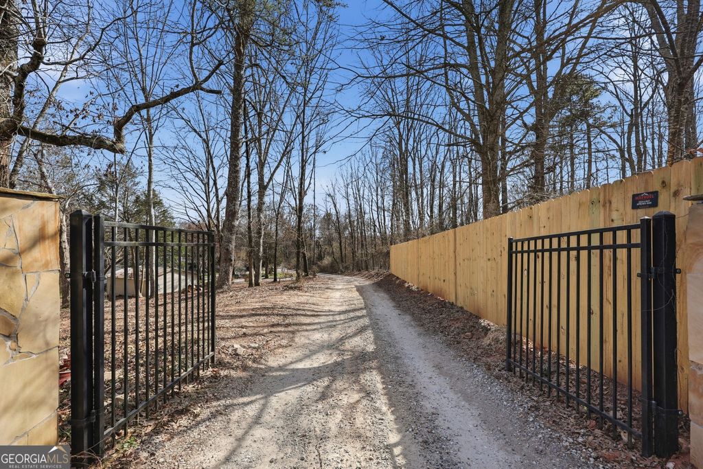 Photo of 4005 Price Road, Gainesville, GA 30506 (MLS # 10706389)