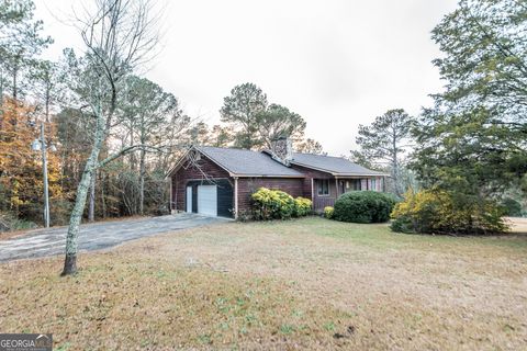 A home in Lizella