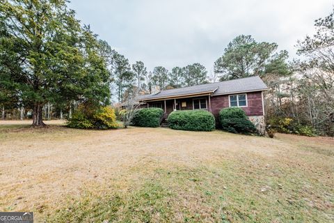 A home in Lizella