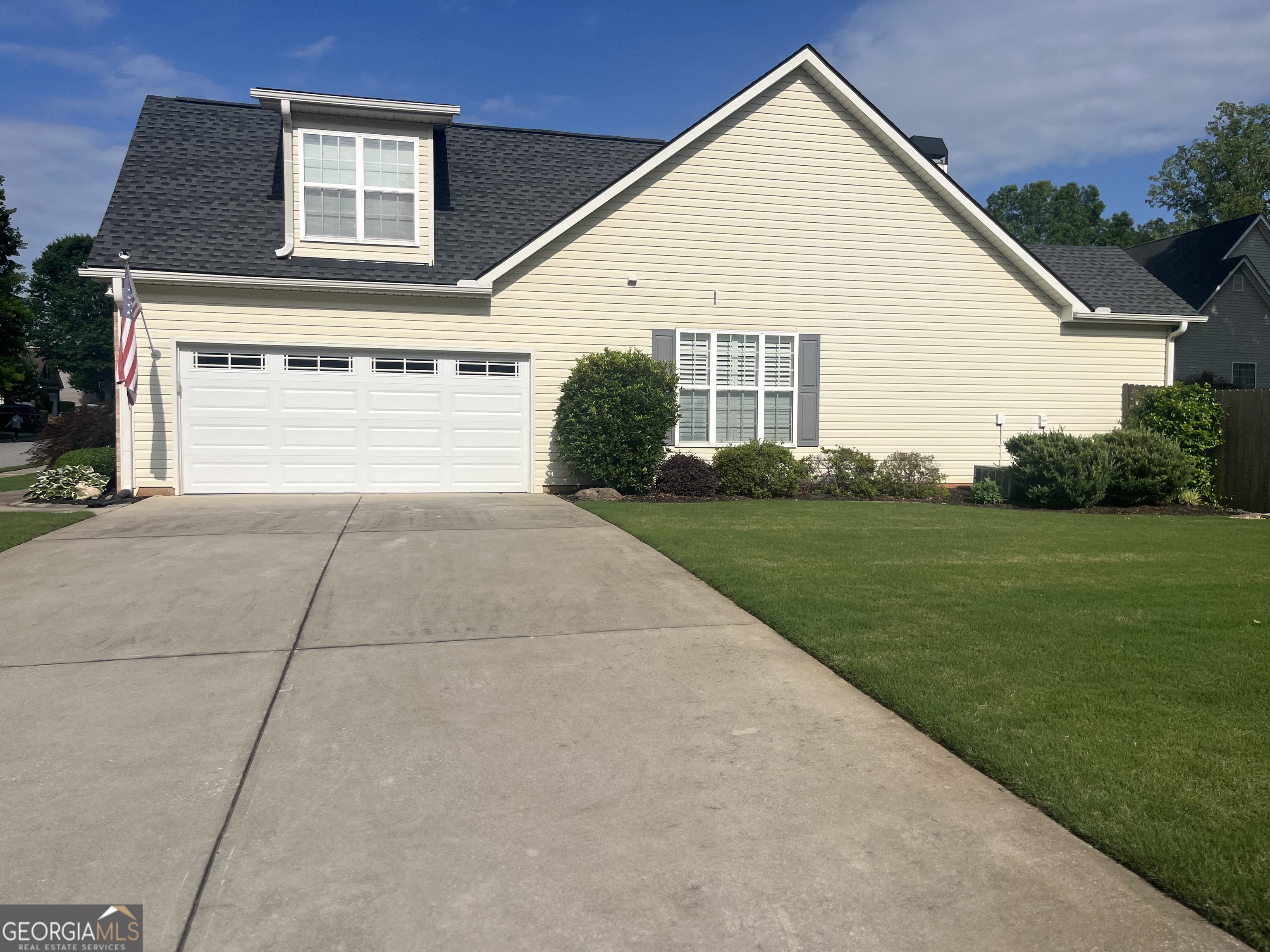 10 Village Park DR