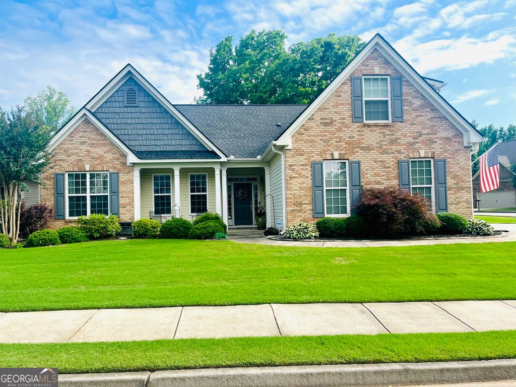 Photo of 10 Village Park Drive, Newnan, GA 30265 (MLS # 10763157)