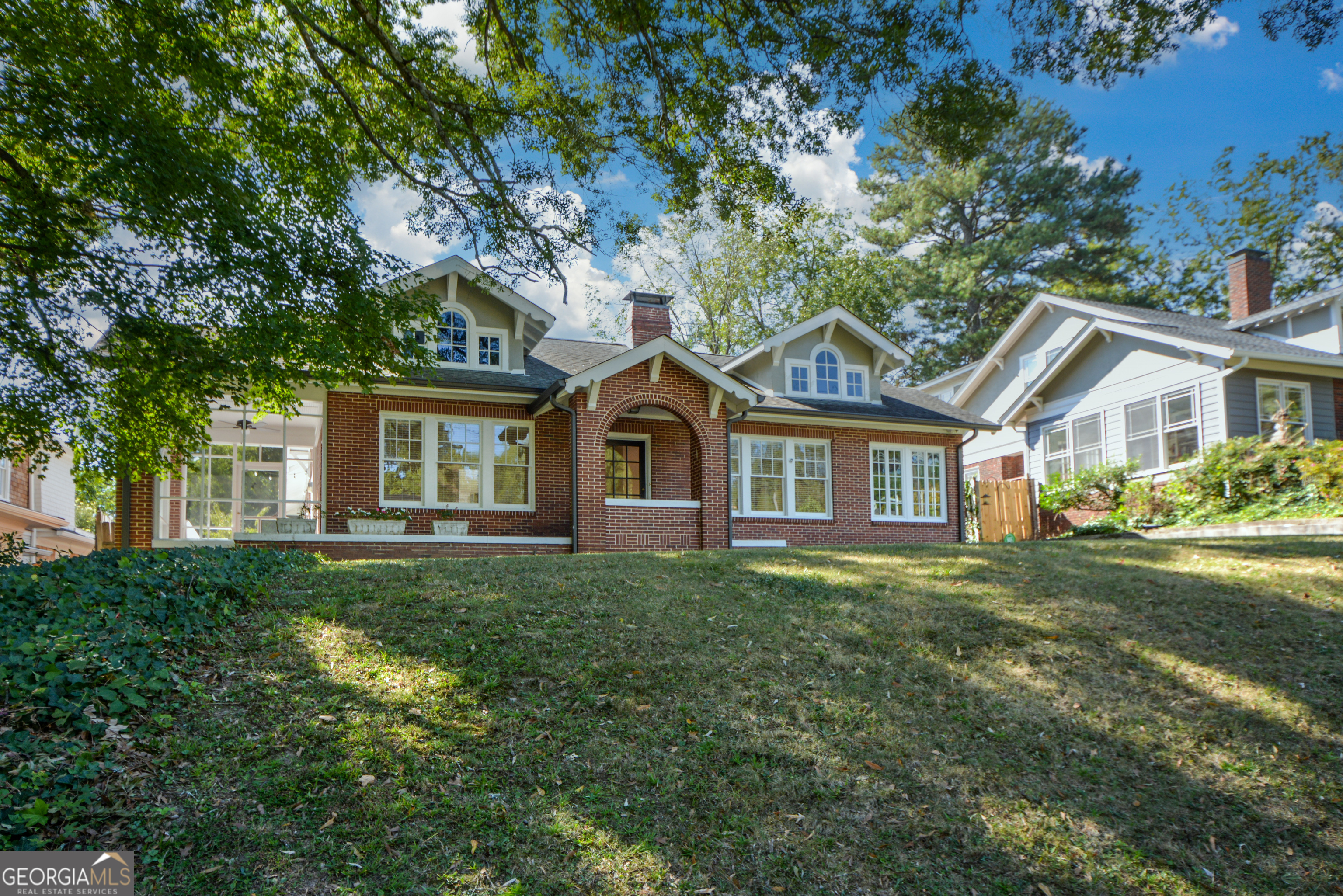 1285 Oxford RD NE