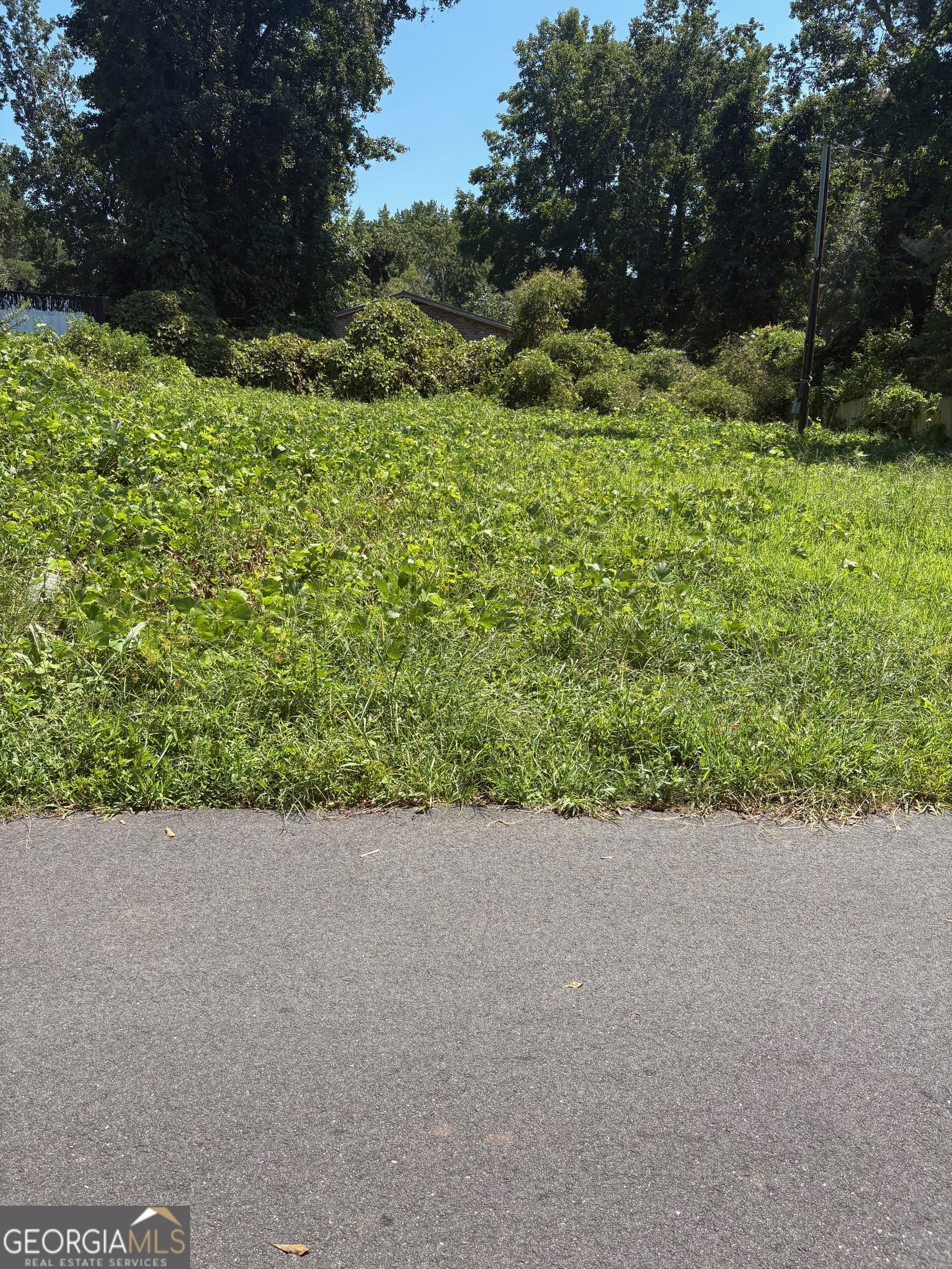 Nice corner lot with endless possibilities-perfect for mobile home placement or modular development. This parcel offers excellent access, high visibility, and a flat terrain ideal for setup. Whether you're an investor, builder, or homeowner seeking affordable land, this site delivers. Utilities nearby. Seller is motivated and will consider all reasonable offers. Bring your vision and make it happen!