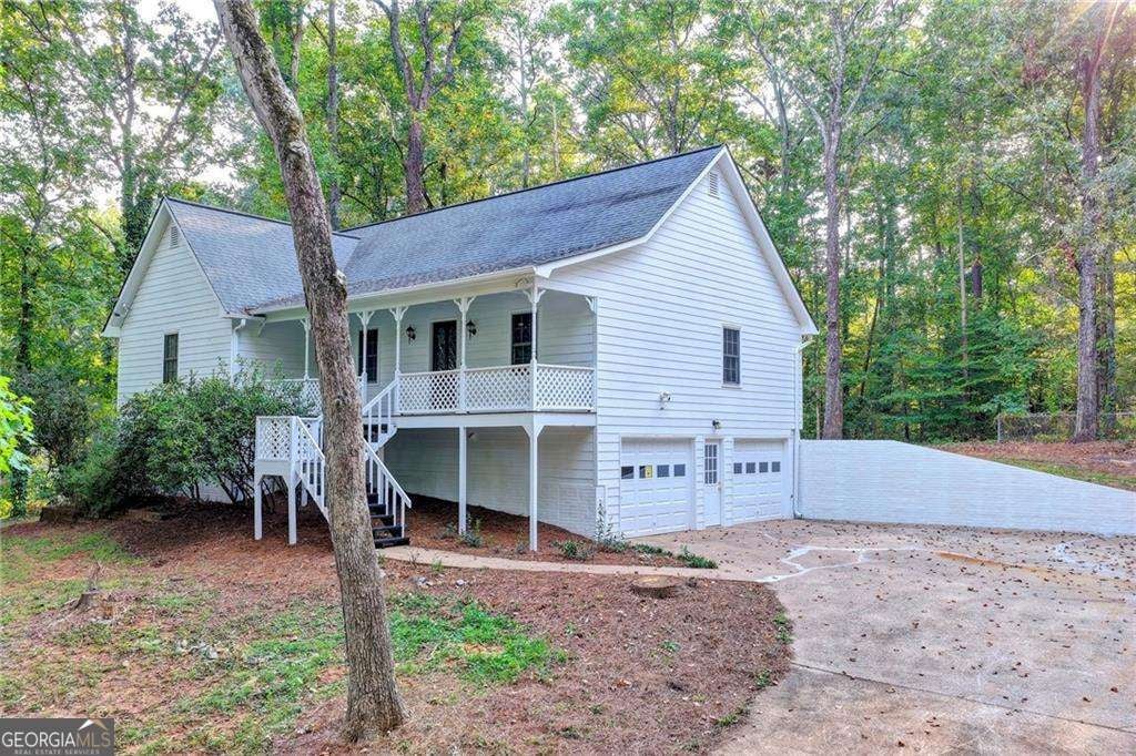 Photo of 214 Valley Brook Drive, Woodstock, GA 30188 (MLS # 10788041)
