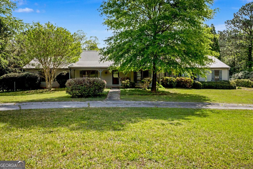 Photo of 430 Antioch Road, Fayetteville, GA 30215 (MLS # 10736423)